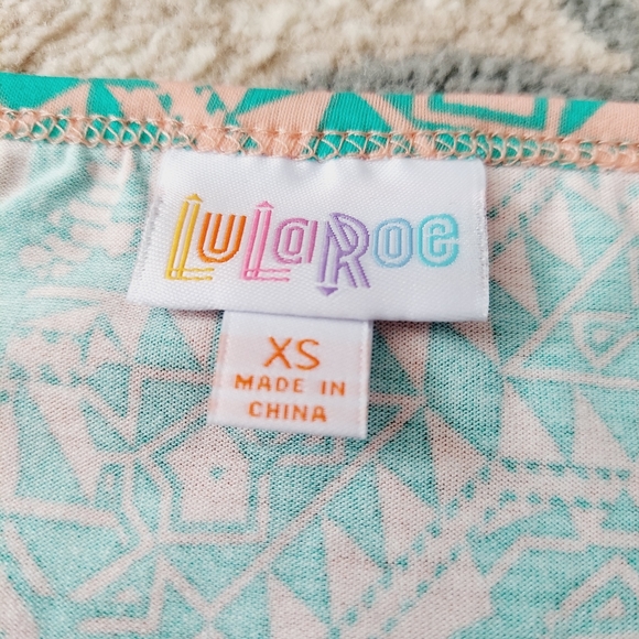 NWT LulaRoe Irma Aztec Geometric Tunic Top Short Sleeve XS - Picture 6 of 8